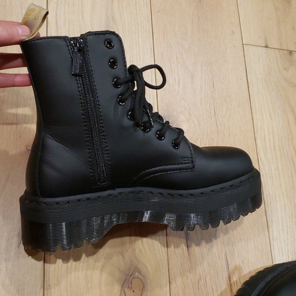 Like new Jadon mono blk vegan platform boot sz 7. - Picture 3 of 7